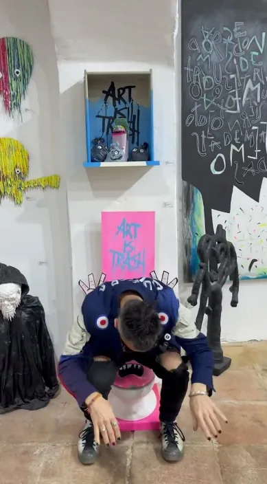Ich bin dein untreuer Hund (Soy tu perro infiel) – Street-Art in Barcelona: Szene aus dem Art-Is-Trash-Video von Francisco de Pájaro