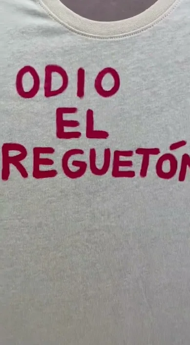 Der Terminator ist (Terminator es) – Street-Art in Barcelona: Szene aus dem Art-Is-Trash-Video von Francisco de Pájaro