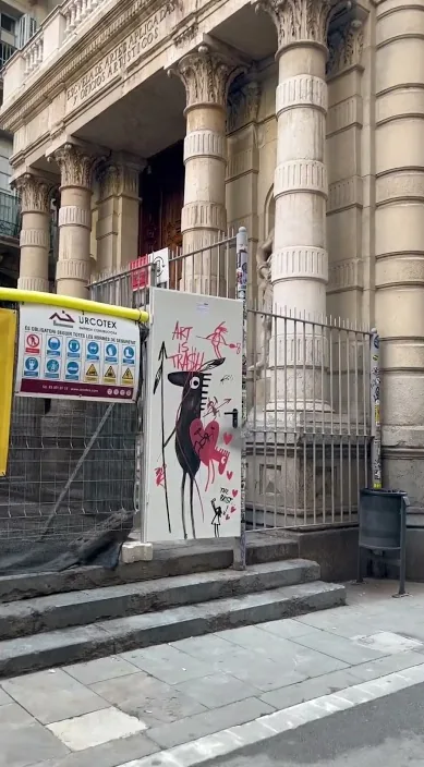 THE BEST / das Beste. www. ist (THE BEST/el mejor. www. es) – Street-Art in Barcelona: Szene aus dem Art-Is-Trash-Video von Francisco de Pájaro