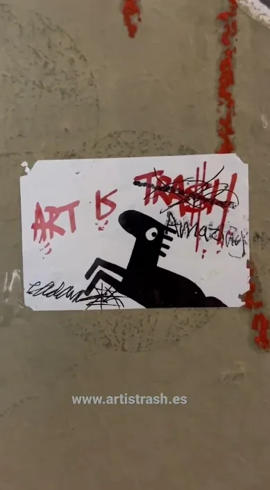 Trash 艺术 (Trash Art) – 巴塞罗那街头艺术:Francisco de Pájaro 的 Art Is Trash 视频画面