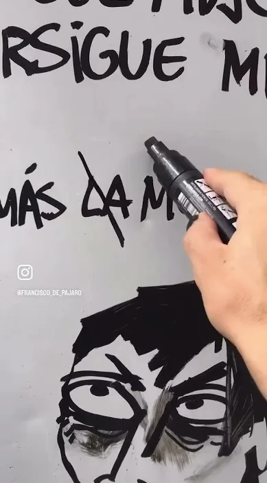 Un caballero no persigue mujeres – arte urbano en Barcelona: escena del vídeo de Art Is Trash de Francisco de Pájaro