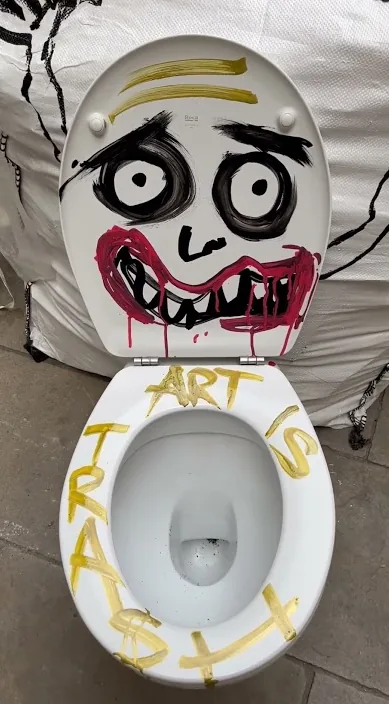 Det er et liv. www. (Vater vivo. www. es) – gadekunst i Barcelona: scene fra Art Is Trash-videoen af Francisco de Pájaro