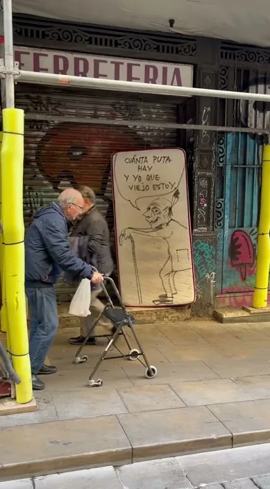 古代. www. es (Viejoven. www. es) – 巴塞罗那街头艺术:Francisco de Pájaro 的 Art Is Trash 视频画面