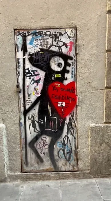 最も羨ましいのは、 (Yo, el más envidiado. es) – バルセロナのストリートアート:Francisco de Pájaro による Art Is Trash の動画のワンシーン