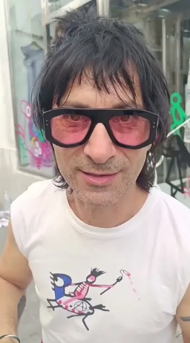 Zafra – ストリートアート:Francisco de Pájaro による Art Is Trash の動画のワンシーン